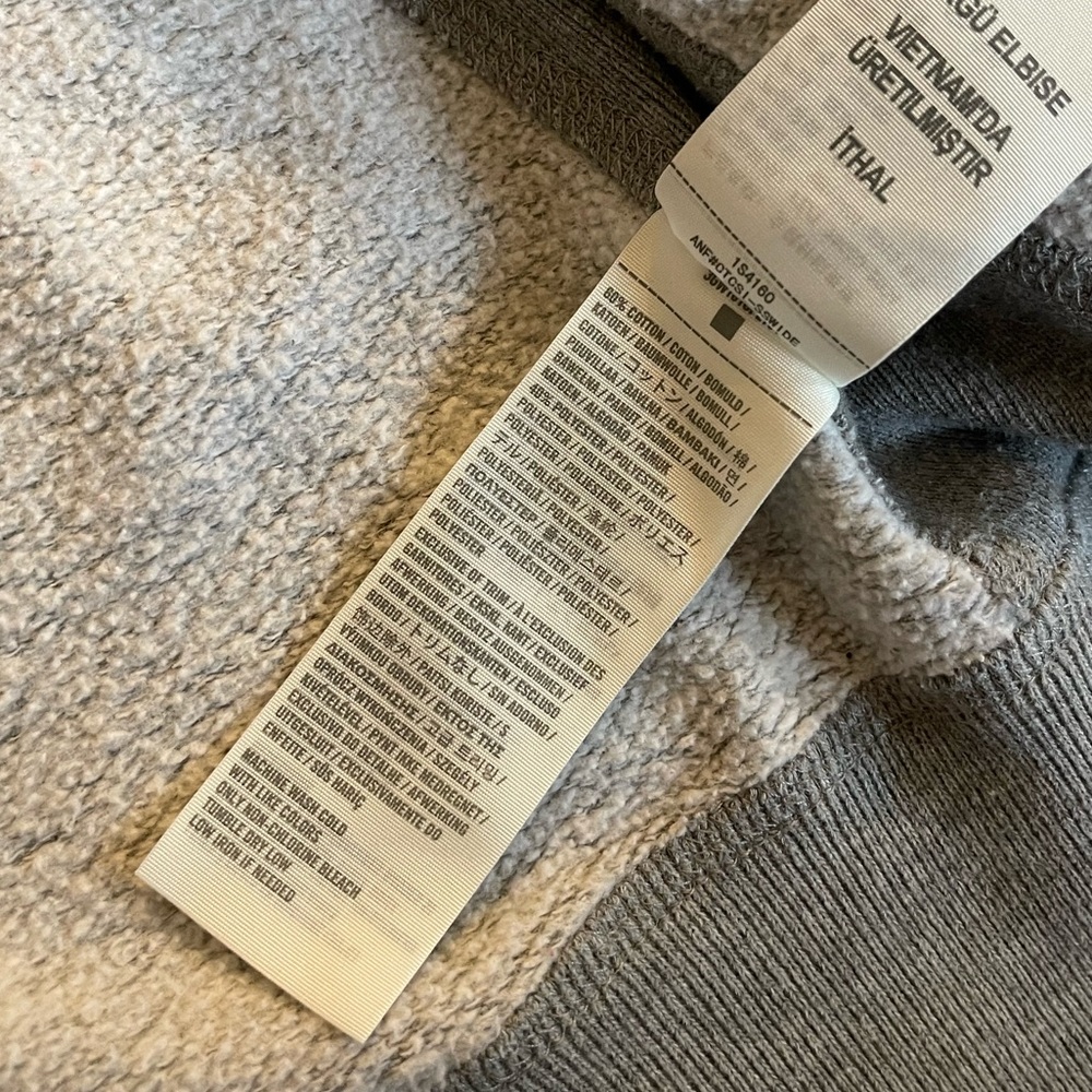 Abercrombie & Fitch logo zip up hoodie - Picture 5 of 11